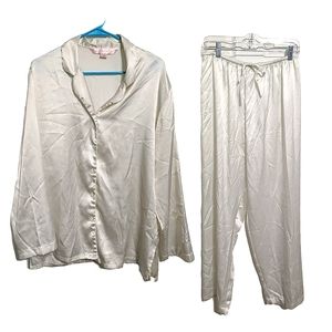 Victoria's Secret 2 Piece White Pajama Set Medium